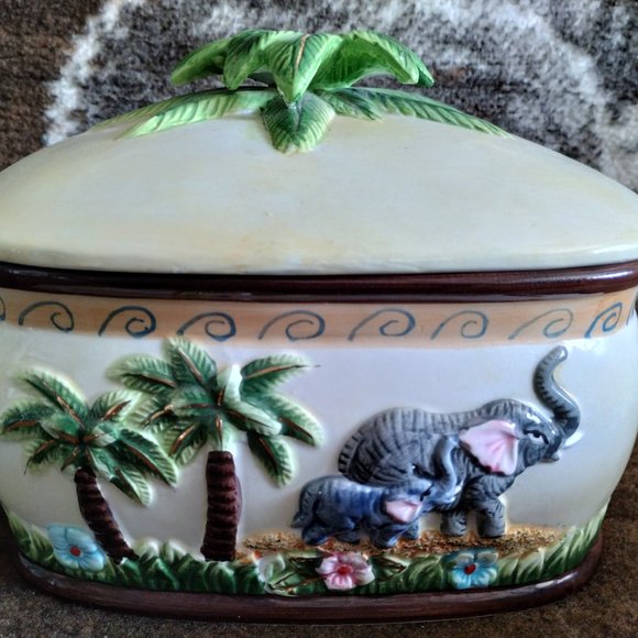 Vintage Porcelain Elephant Square Bowl With Lid - Picture 2 of 9